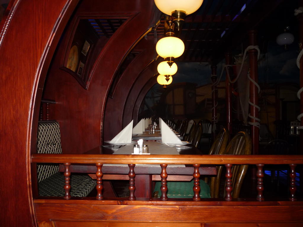 Kaloz Fregatt Panzio & Etterem Otel Tata Dış mekan fotoğraf
